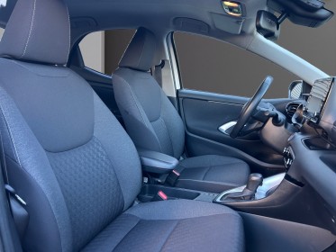 Toyota yaris hybride my22 116h design / garantie 12 mois / camera de recul occasion simplicicar lyon nord simplicicar...