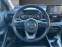 Toyota yaris hybride my22 116h design / garantie 12 mois / camera de recul occasion simplicicar lyon nord simplicicar...