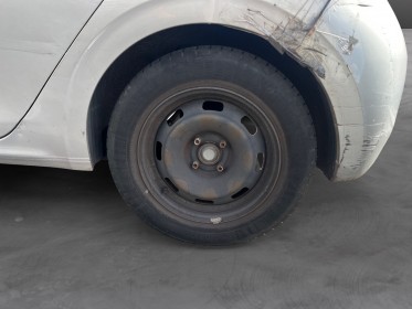 Peugeot 208 2016 1.2 puretech 82ch bvm5 style, garantie 12 mois. occasion simplicicar villejuif  simplicicar simplicibike...