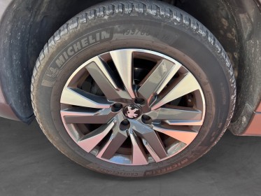 Peugeot 2008 blue hdi 100ch ss bvm5 allure occasion avignon (84) simplicicar simplicibike france