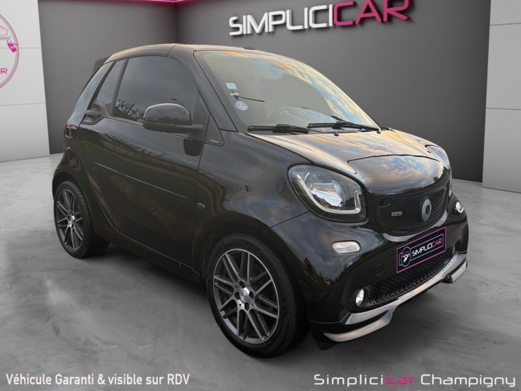 Smart fortwo cabrio 0.9 109 ch  boite auto- brabus xclusive-vitres teintees-interieur cuir -camera et bip de recul-sieges......