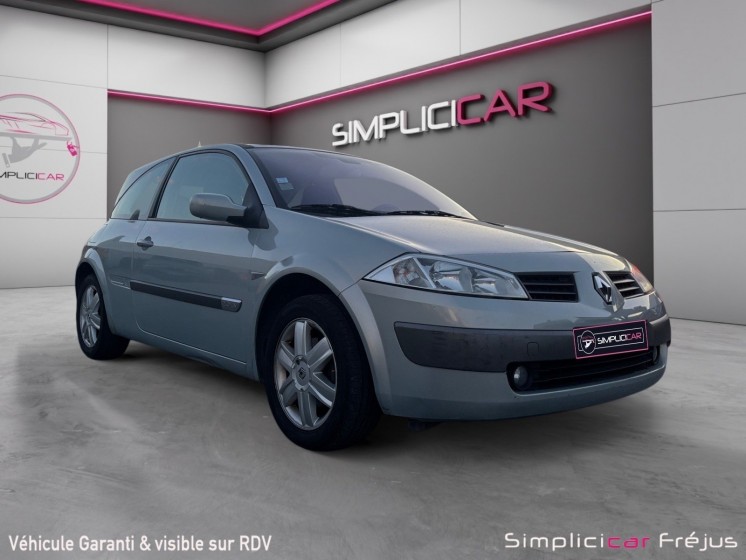 Renault megane ii coupe coupe 2.0 16v dynamique toit ouvrant garantie 12 mois occasion simplicicar frejus  simplicicar...