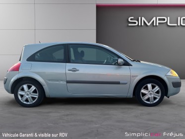 Renault megane ii coupe coupe 2.0 16v dynamique toit ouvrant garantie 12 mois occasion simplicicar frejus  simplicicar...