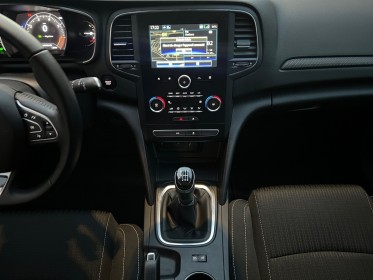 Renault megane iv berline business tce 115 fap business, apple carplay, radar avant arrière, garantie 12 mois. occasion...