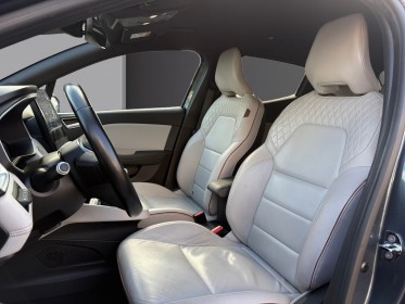 Renault clio v tce 100 initiale paris sieges chauffant/volant chauffant/park assist/garantie 12mois occasion simplicicar lyon...