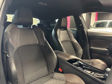 Toyota c-hr hybride distinctive full options garantie 12 mois occasion simplicicar villebon-sur-yvette simplicicar...