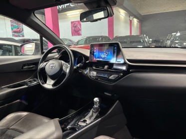 Toyota c-hr hybride distinctive full options garantie 12 mois occasion simplicicar villebon-sur-yvette simplicicar...