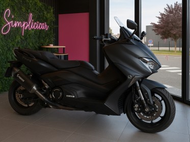 Yamaha  tmax 560 sport 47cv et 55nm permis a2 compatible echappement akrapovic bulle courte garantie 12 mois financement...