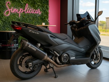 Yamaha  tmax 560 sport 47cv et 55nm permis a2 compatible echappement akrapovic bulle courte garantie 12 mois financement...