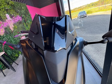 Yamaha  tmax 560 sport 47cv et 55nm permis a2 compatible echappement akrapovic bulle courte garantie 12 mois financement...