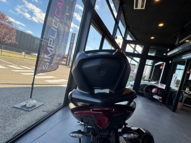 Yamaha  tmax 560 sport 47cv et 55nm permis a2 compatible echappement akrapovic bulle courte garantie 12 mois financement...