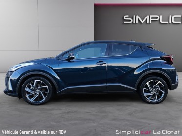 Toyota c-hr hybride my23 simplifiee 1.8l design ultimate / 1ère main / garantie constructeur occasion simplicicar la ciotat...