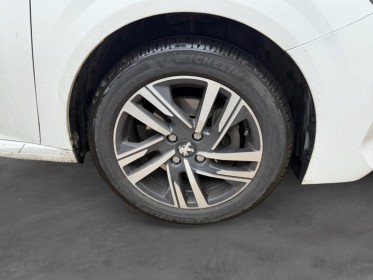 Peugeot 208 business puretech 100 ss bvm6 allure business / car play / suivi complet peugeot /  courroie changé /...