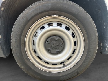 Peugeot partner fourgon standard 650 kg bluehdi 100 ss bvm5 asphalt occasion simplicicar brive la gaillarde  simplicicar...