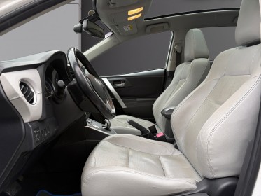 Toyota auris hybride 136h style, caméra ar, radar av/ar, toit panoramique, siège chauffant, garantie 12 mois. occasion...