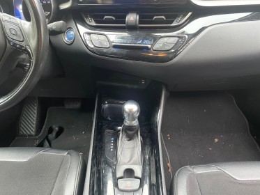 Toyota c-hr hybride 122h collection / garantie 12 mois / stationnement et sortie autonome / affichage tete haute / enceinte...