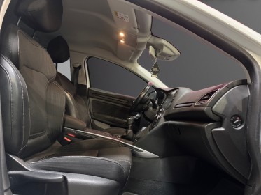 Renault megane iv berline tce 100ch energy limited garantie 12 mois occasion montpellier (34) simplicicar simplicibike france