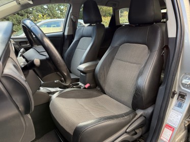 Toyota auris business hybride 136h dynamic business - caméra de recul - sièges chauffants - attelage - garantie 12 mois...