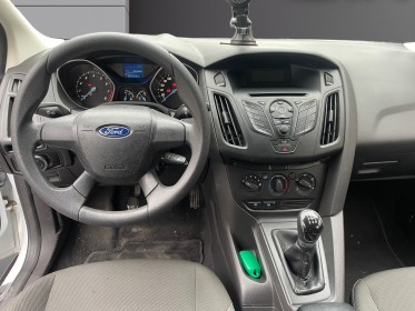 Ford focus 1.6 ti-vct 85 trend / garantie 12 mois occasion paris 17ème (75)(porte maillot) simplicicar simplicibike france