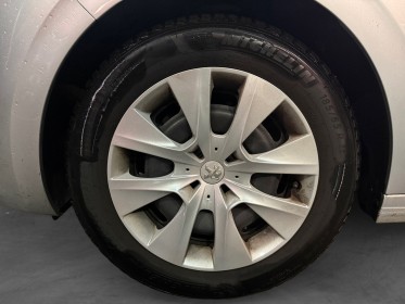 Peugeot 208 essence 68ch bvm5 access garantie 12 mois occasion simplicicar saint-jean simplicicar simplicibike france