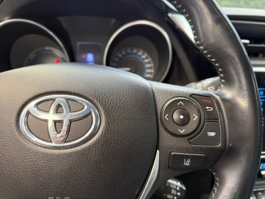 Toyota auris business hybride 136h dynamic business - caméra de recul - sièges chauffants - attelage - garantie 12 mois...