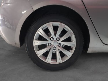 Peugeot 308 bluehdi 100ch ss bvm6 style - garantie 12 mois occasion simplicicar brest simplicicar simplicibike france