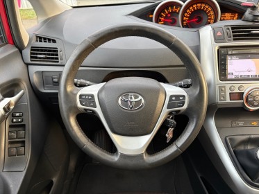 Toyota verso lca connect 2.0 d4d 126ch shyview connect - attelage - garantie 12 mois occasion simplicicar brest simplicicar...