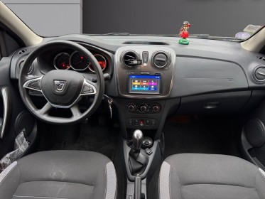 Dacia sandero tce 90 stepway / radar de recul / barres de toit / entretien renault / garantie 12 mois occasion paris 17ème...