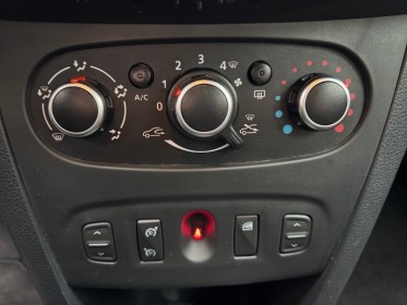 Dacia sandero tce 90 stepway / radar de recul / barres de toit / entretien renault / garantie 12 mois occasion paris 17ème...