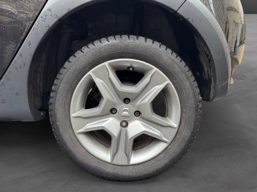 Dacia sandero tce 90 stepway / radar de recul / barres de toit / entretien renault / garantie 12 mois occasion paris 17ème...