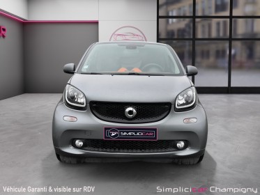 Smart fortwo coupe 90 cv boite auto passion- toit panoramique - accoudoir - jantes alu bicolor -vitres teintées occasion...