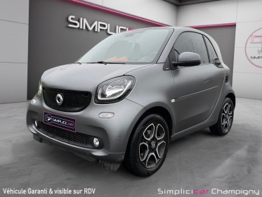 Smart fortwo coupe 90 cv boite auto passion- toit panoramique - accoudoir - jantes alu bicolor -vitres teintées occasion...
