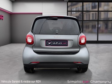 Smart fortwo coupe 90 cv boite auto passion- toit panoramique - accoudoir - jantes alu bicolor -vitres teintées occasion...