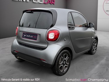 Smart fortwo coupe 90 cv boite auto passion- toit panoramique - accoudoir - jantes alu bicolor -vitres teintées occasion...