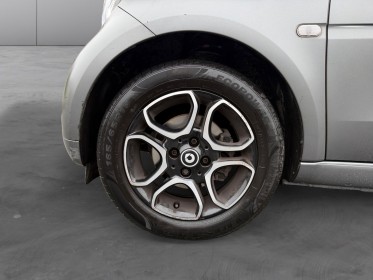 Smart fortwo coupe 90 cv boite auto passion- toit panoramique - accoudoir - jantes alu bicolor -vitres teintées occasion...