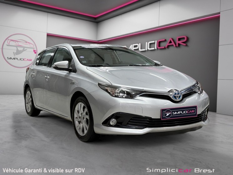 Toyota auris hybride 136h dynamic - garantie 12 mois occasion simplicicar brest simplicicar simplicibike france