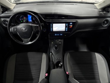 Toyota auris hybride 136h dynamic - garantie 12 mois occasion simplicicar brest simplicicar simplicibike france