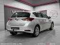 Toyota auris hybride 136h dynamic - garantie 12 mois occasion simplicicar brest simplicicar simplicibike france