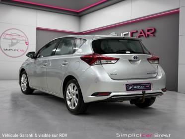 Toyota auris hybride 136h dynamic - garantie 12 mois occasion simplicicar brest simplicicar simplicibike france
