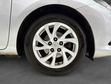 Toyota auris hybride 136h dynamic - garantie 12 mois occasion simplicicar brest simplicicar simplicibike france