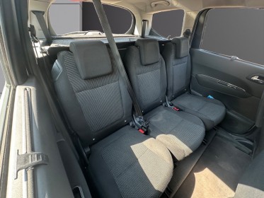 Peugeot 5008 1.6 hdi 112ch fap bmp6 blue lion premium 7pl entretien complet occasion avignon (84) simplicicar simplicibike...