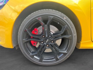 Renault clio iv 1.6 turbo 200 rs edc jaune sirius garantie 12 mois minimum occasion simplicicar pontarlier auto  simplicicar...