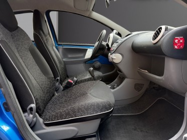 Peugeot 107 1.0e 12v 68ch blue lion urban move occasion cannes (06) simplicicar simplicibike france