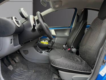 Peugeot 107 1.0e 12v 68ch blue lion urban move occasion cannes (06) simplicicar simplicibike france