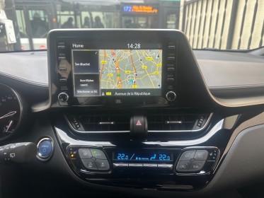 Toyota c-hr hybride my20 2.0l distinctive, entretient toyota, garantie 12 mois, carplay, détecteur angle mort occasion...