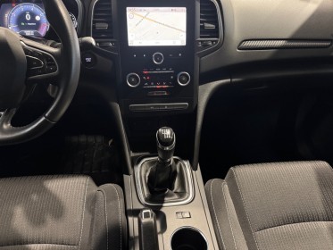 Renault megane iv berline 130ch tce energy zen garantie 12 mois occasion montpellier (34) simplicicar simplicibike france