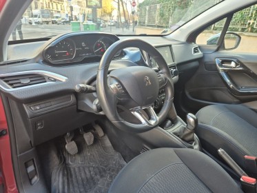 Peugeot 208 1.2 puretech 82ch bvm5 style occasion paris 17ème (75)(porte maillot) simplicicar simplicibike france
