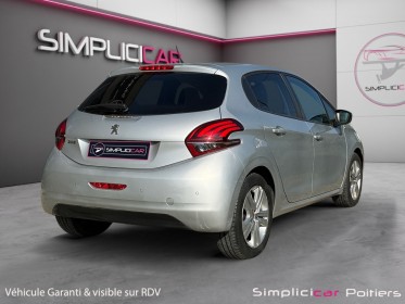 Peugeot 208 82ch bvm5 style bluetooth climatisation radar de recul garantie 12 mois occasion simplicicar poitiers simplicicar...
