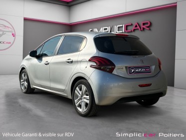 Peugeot 208 82ch bvm5 style bluetooth climatisation radar de recul garantie 12 mois occasion simplicicar poitiers simplicicar...