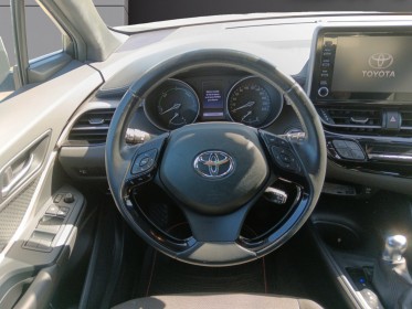 Toyota c-hr hybride my20 1.8 vvt-i 16v hybrid non rechargeable / 2wd / finition graphic occasion réunion ville st pierre...